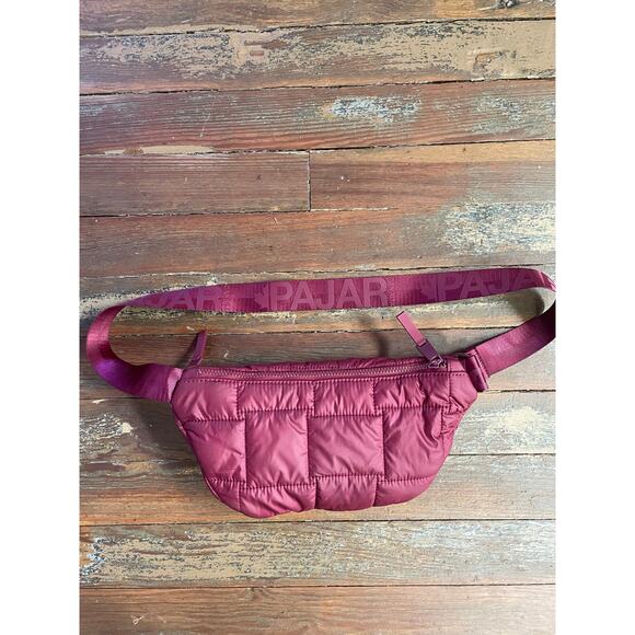 Pajar Canada Quilted Belt Bag Fanny Pack Crossbody Wine Berry Nylon - Picture 8 of 8
